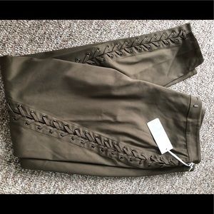 ⭐️2bRYCH OLIVE cotton nylon blend stretch pants!⭐️